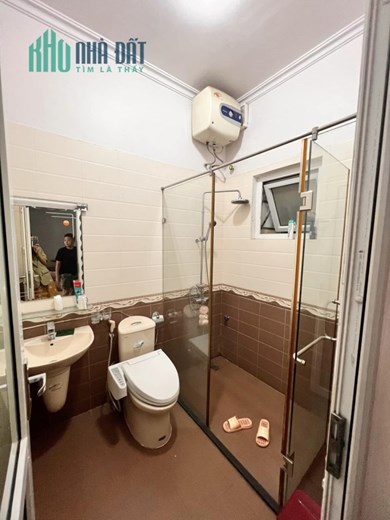 Cho thuê nhà Xuân La, 70m2, 5T, 5m, 6 ngủ, 17 tr/Th.Tây Hồ.
