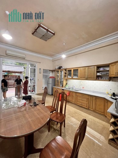 Cho thuê nhà Xuân La, 70m2, 5T, 5m, 6 ngủ, 17 tr/Th.Tây Hồ.
