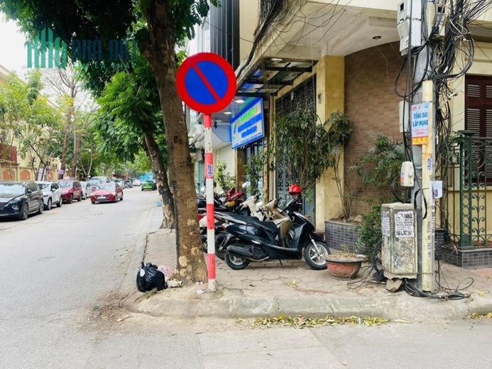 ⭐️ Phân lô, Lô góc, Phố Hoàng Cầu, Ô tô tránh vòng quanh, 75m2 5T MT 15m, Chỉ 29.9 Tỷ⭐️