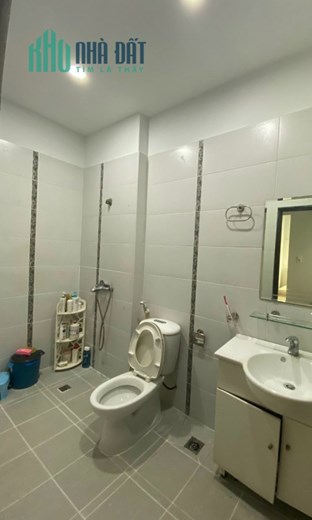 Cho thuê biệt thự đường Sư Vạn Hạnh 8x35m bãi xe 3 ôtô 60tr