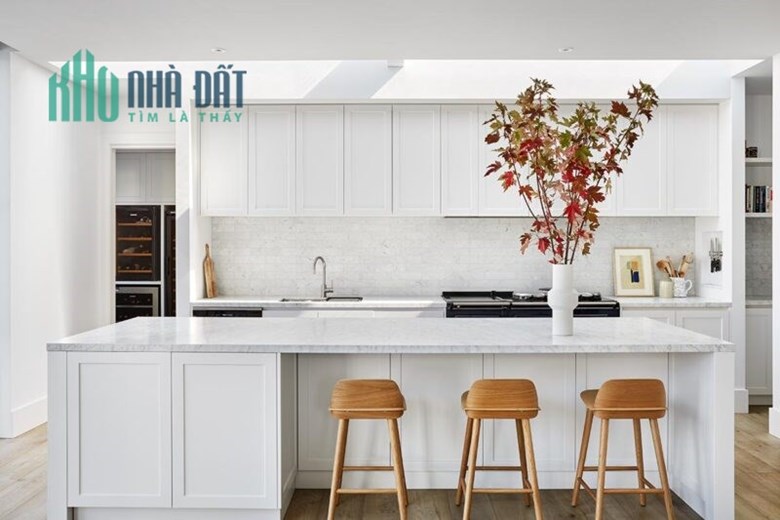 Bán nhà Mặt tiền đường Cô Giang, Quận Hải Châu. Nhà C4, DT 80 m2. Đường Ô tô đỗ. Gần Cầu Rồng. Chỉ