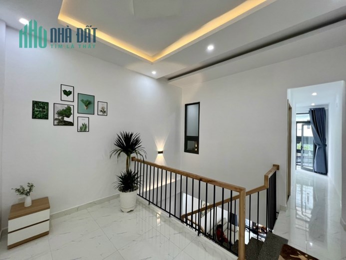 NHÀ ĐẸP FULL NỘI THẤT XỊN SÁT ĐƯỜNG TRẦN CAO VÂN GIÁ HẠT DẺ