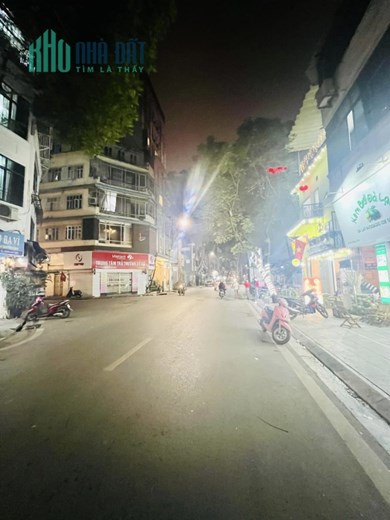 Nhà mặt phố Quán Thánh quận Ba Đình, kinh doanh, đắc địa, tầm tiền 50X5T, 21.5 tỷ.