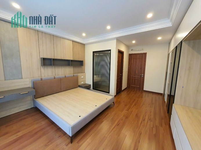 VIP!! Nhà Phân Lô Nguyễn Sơn, 6T Thang Máy, FUN Nội Thất, Ôtô Tránh, KD, 45m2, Nhỉnh 8 Tỷ.