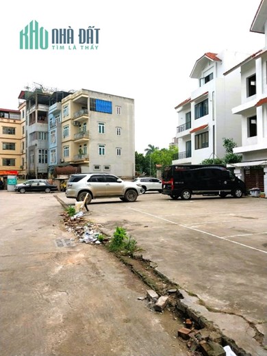 Bán BIIỆT THỰ Mỹ Đình 200m2, 4T, 20 tỷ, trước nhà ô tô đỗ, chủ cần bán gấp