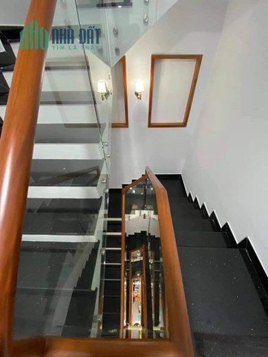 Bán Nhà Tên Lửa, Bình Tân, 4 Tầng . 60m2, Hẻm Xe Hơi,