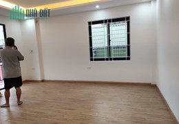 Bán nhà Văn Chương, Khâm Thiên gần Hồ Linh Quang, Đống Đa 42 m2 x 5 t có sân giá 5,2 tỷ