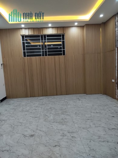 Bán nhà Văn Chương, Khâm Thiên gần Hồ Linh Quang, Đống Đa 42 m2 x 5 t có sân giá 5,2 tỷ