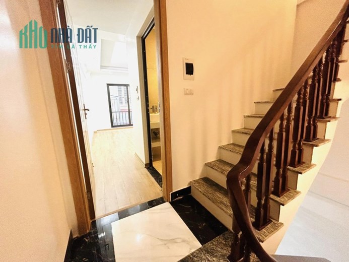 Bán nhà Trương Định, 5 tầng mới koong, ô tô đỗ tận cửa. Nội thất sịn sò, giá nhỉnh 4 tỷ.