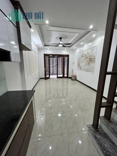 Bán nhà Trương Định, 5 tầng mới koong, ô tô đỗ tận cửa. Nội thất sịn sò, giá nhỉnh 4 tỷ.