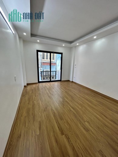 Bán nhà Trương Định, 5 tầng mới koong, ô tô đỗ tận cửa. Nội thất sịn sò, giá nhỉnh 4 tỷ.