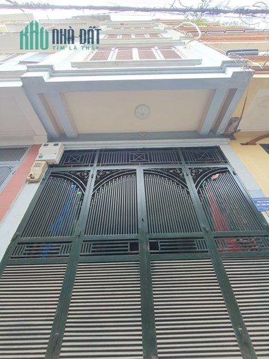 Nhà Phân Lô Cao Cấp Nguyễn Khánh Toàn - Cầu Giấy, 45m*5 Tầng, MT: 3.73m , giá chỉ 8 tỷ
