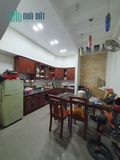 Nhà Phân Lô Cao Cấp Nguyễn Khánh Toàn - Cầu Giấy, 45m*5 Tầng, MT: 3.73m , giá chỉ 8 tỷ