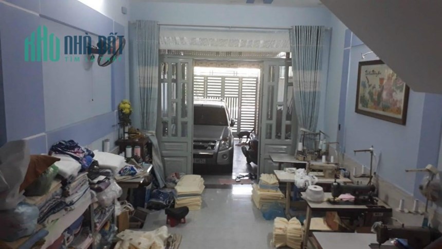 Bán gấp nhà 3 tầng, xe hơi ngủ trong nhà, diện tích 96.6m2, nhỉnh 5 tỷ