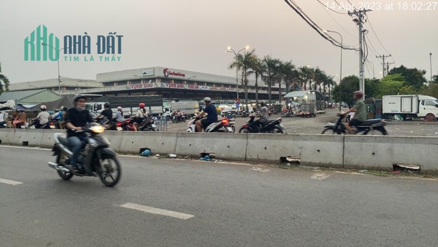 Bán gấp nhà 3 tầng, xe hơi ngủ trong nhà, diện tích 96.6m2, nhỉnh 5 tỷ