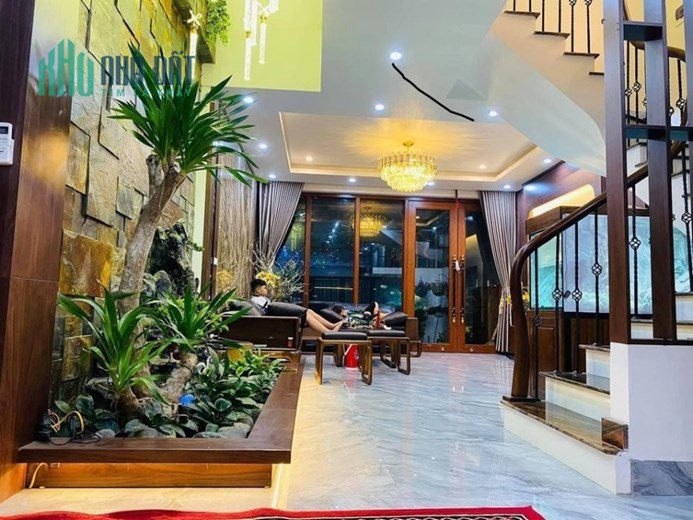 Bán Nhà Ngõ 10 #NGUYÊN_HỒNG cạnh Hồ Thành Công. Ô TÔ ĐỖ CỬA Ngõ Thông 8.2 tỷ