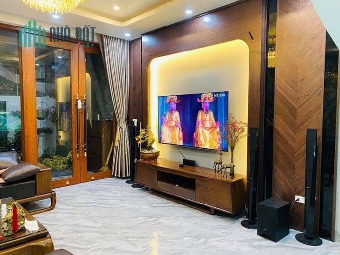Bán Nhà Ngõ 10 #NGUYÊN_HỒNG cạnh Hồ Thành Công. Ô TÔ ĐỖ CỬA Ngõ Thông 8.2 tỷ