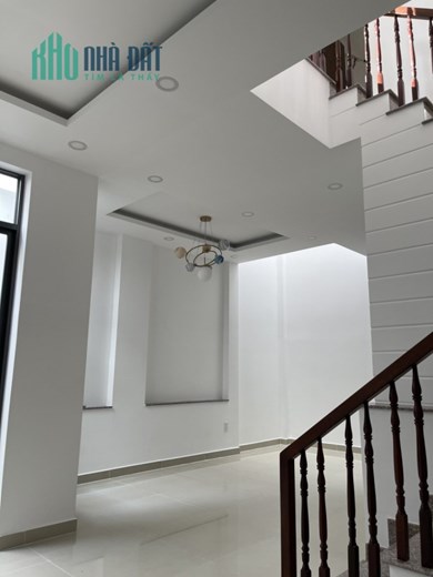 Nhà ngang 6.5m đường Phan Văn Hớn , Quận12, 65m2,3PN, giá 3 tỷ 9  TL.