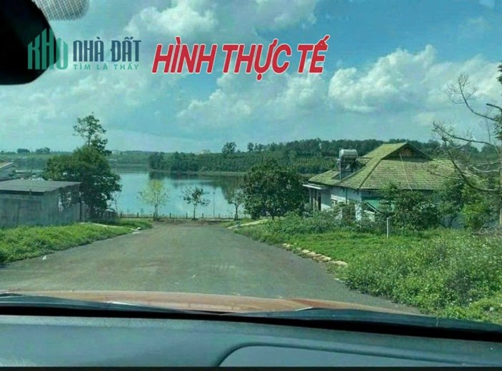 Đất Ngộp Cần Ra Ngay Mấy Lô Đất  View Hồ Tại Bình Phước