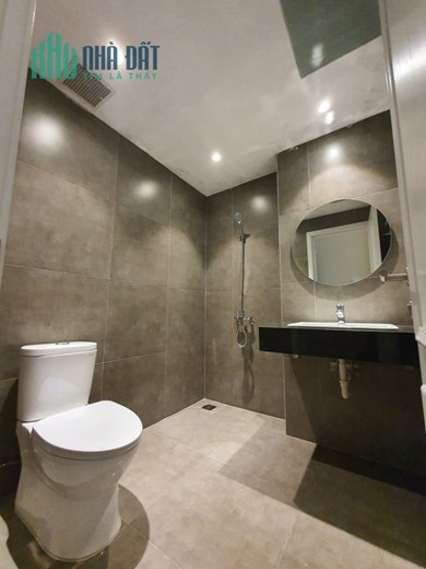 NHÀ MỚI KÍNH KOONG - CHỦ ĐẦU TƯ UY TÍN - KIA MORNING ĐỖ CỬA - THOÁNG MÁT - KHÁCH VỀ Ở NGAY, CÁC BÁC