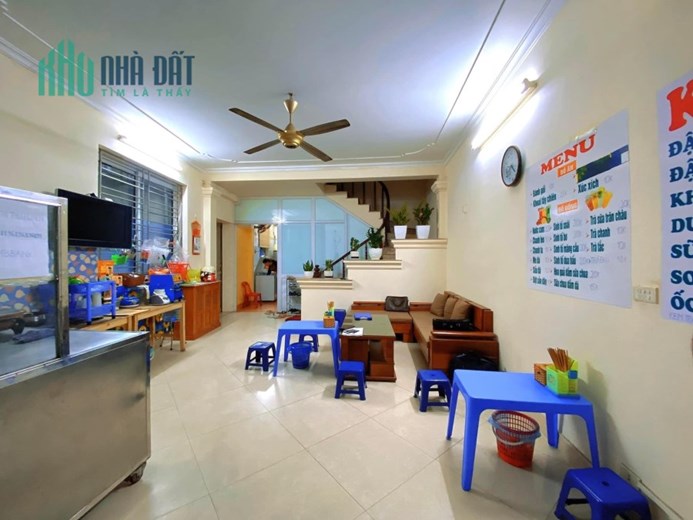 SIÊU VIP_ HẠ CHÀO BÁN GẤP  nhà Phạm Văn Đồng Cầu Giấy, Lô góc Ô tô qua Nhà Kinh doanh 52m2 MT4.6m