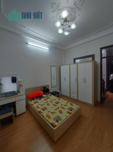 Bán nhà quận Cầu Giấy phố Nguyễn Ngọc Vũ 86m*4T ô tô đỗ cửa vài bước chân ra mặt phố 11.5 tỷ lh