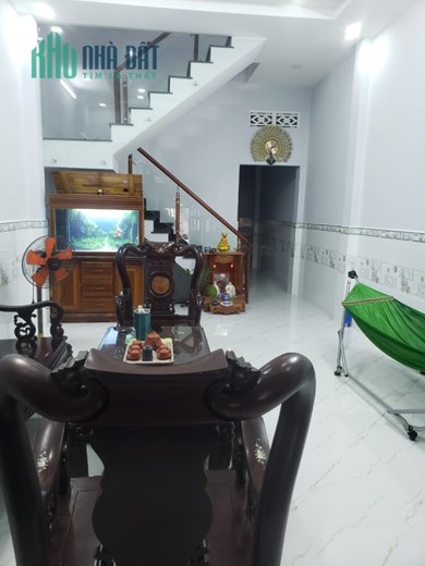 Chính Chủ Cần Bán Gấp Nhà Mặt Tiền Chợ Thiếc Tại Quận 12.