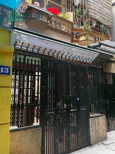 SIÊU VIP_ HẠ CHÀO BÁN GẤP  Nhà Cát Linh Đống Đa 37m2, 5 tầng, Ngõ thông thoáng DÂN TỰ XÂY chỉ 4.4