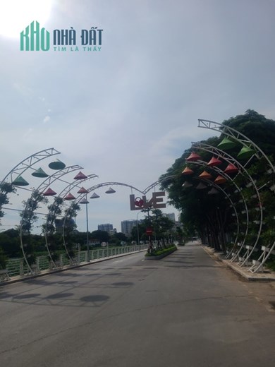 Bán đất phố Âu Cơ Trịnh Công Sơn, tổng dt 430m2, mt 12m, giá 50 tỷ, thương lượng mạnh