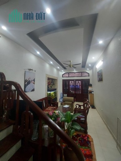 Bán nhà riêng Nguyễn Ngọc Vũ 86m*4T ô tô đỗ cửa vài bước chân ra mặt phố 11.5 tỷ lh 0975124520