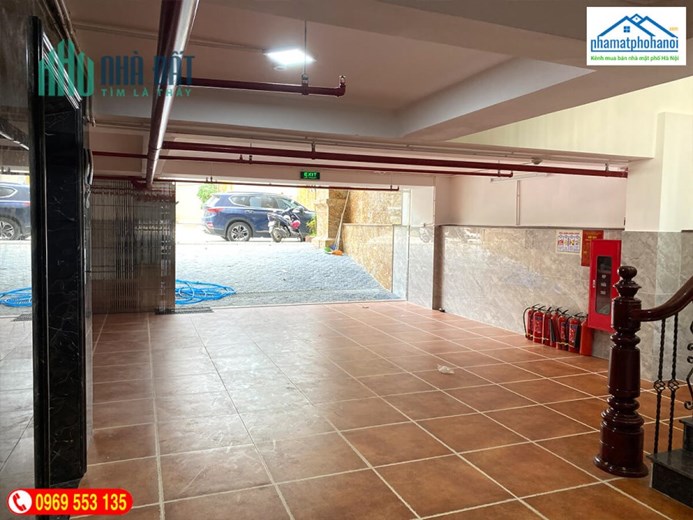 Cho Thuê Tòa Văn Phòng 9 Tầng Mặt Phố Nguyễn Khang. DT 120m2. Mt 8m.Giá 8000USD