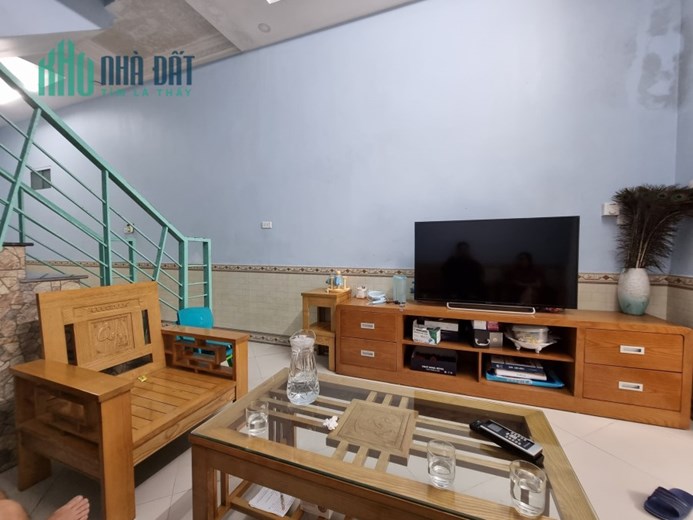 Bán nhà Xuân Thuỷ, Cầu Giấy. DT 40m2; giá 5.7 tỷ. Phương