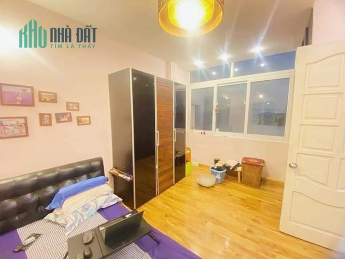 Bán nhà p. Lò Đúc, HBT, 75m, 5T, MT5m, ở sướng, ngõ nông, rộng 6.9 tỷ. LH: 0366051369