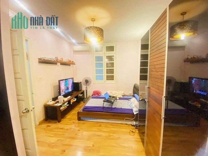 Bán nhà p. Lò Đúc, HBT, 75m, 5T, MT5m, ở sướng, ngõ nông, rộng 6.9 tỷ. LH: 0366051369