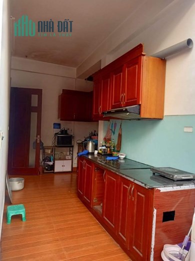 TRUNG TÂM BỒ ĐỀ, TẦM TIỀN HIẾM, GẦN MẶT PHỐ, CÁCH Ô TÔ 50M, ĐỦ CÔNG NĂNG, CHỦ NHIỆT BÁN. DT 41M2