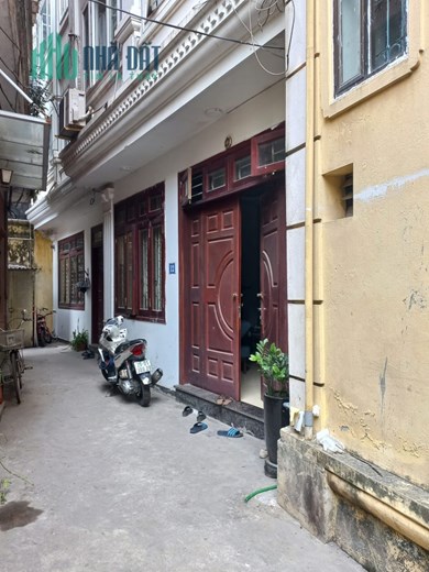 TRUNG TÂM BỒ ĐỀ, TẦM TIỀN HIẾM, GẦN MẶT PHỐ, CÁCH Ô TÔ 50M, ĐỦ CÔNG NĂNG, CHỦ NHIỆT BÁN. DT 41M2