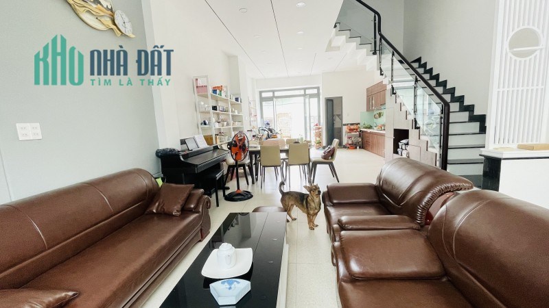 Bán nhà Phường 6, Quận Bình Thạnh, Dt 62m2, Tặng nội thất. Giá nhỉnh 7 tỷ