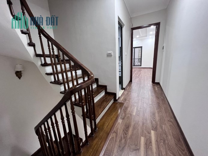 BÁN SIÊU PHẦM NHÀ NGỌC LÂM, HIẾM CÓ, KHÓ TÌM, KHU DÂN TRÍ CAO, Ô TÔ ĐỖ CỬA. NHỈNH 4 TỶ CHO MỘT SIÊU