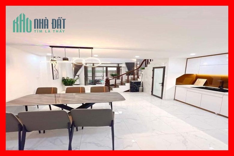Nhà 4 tầng trung tâm Quận Đống Đa, tiện ích đầy đủ, sổ đỏ chính chủ, giá hợp lý
