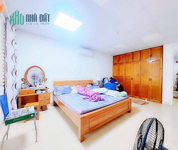 Siêu Vip - Nhỉnh 20 TỶ, 92Mx4T - Hào Nam, Hoàng Cầu - Lô góc 3 thoáng - KD - Vỉa hè - Ô tô tránh.
