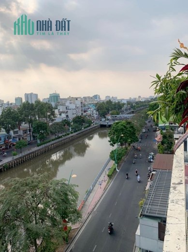 Bán hoặc cho thuê Toà nhà văn phòng 2 MT Trường Sa, P12, Q3.