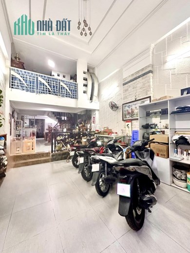 Bình Thạnh, HXH 8m Lê Quang Định, xe hơi vào nhà, sát mặt tiền, chỉ 14 tỷ