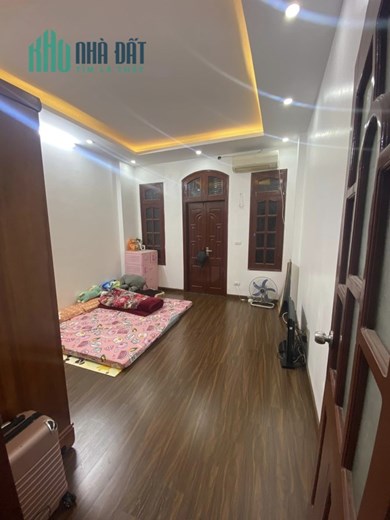 HOT !!! SIÊU VIP nhà Trung Tâm Cầu Giấy Nhà mới, Ngõ thông thoáng 40m2 5 tầng TẶNG NỘI THẤT SIÊU