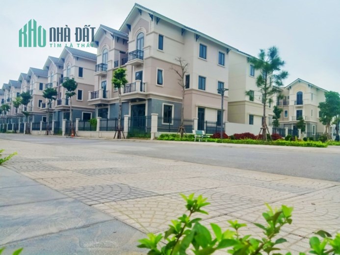 Biệt thự giá tốt ngay tại trung tâm vùng thủ đô, sỏ hồng lâu dài.