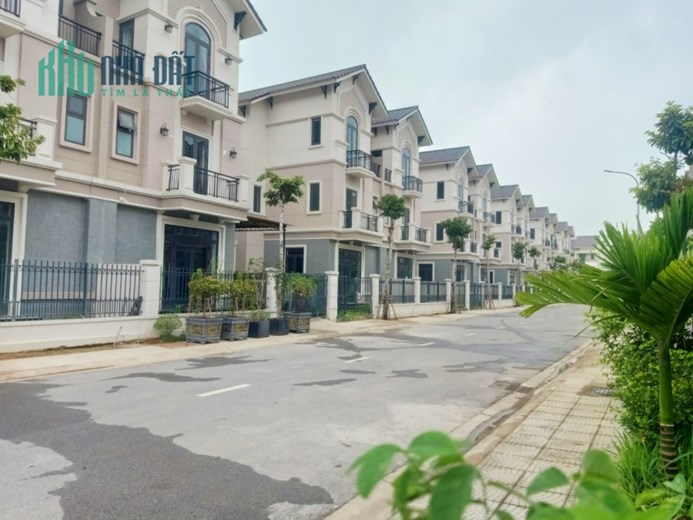 Biệt thự giá tốt ngay tại trung tâm vùng thủ đô, sỏ hồng lâu dài.