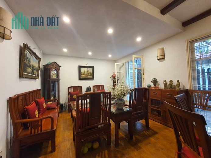 Bán nhà 128m2 phố Nghi Tàm, Tây Hồ Biệt thự Gara Ô tô tránh 15.8 Tỷ