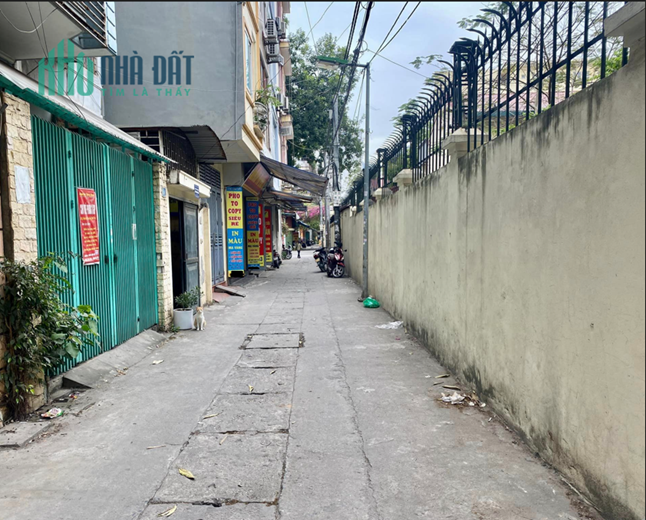 Chủ lên chung cư, bán nhà Nguyễn Phong Sắc, 52m2 9 tỷ, giá tốt ở ngay