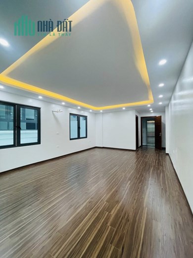 Nhà đẹp Cầu Giấy ở ngay, 8 tầng thang máy, 60m2 ô tô đỗ, 16 tỷ