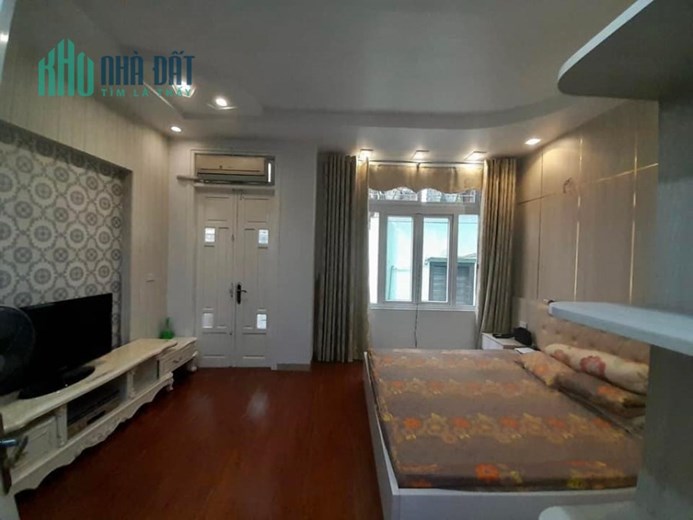 Nhà đẹp phố Hoàng Cầu quận Đống Đa 50m2 x 5 tầng MT5m gara tặng nội thất kinh doanh đỉnh