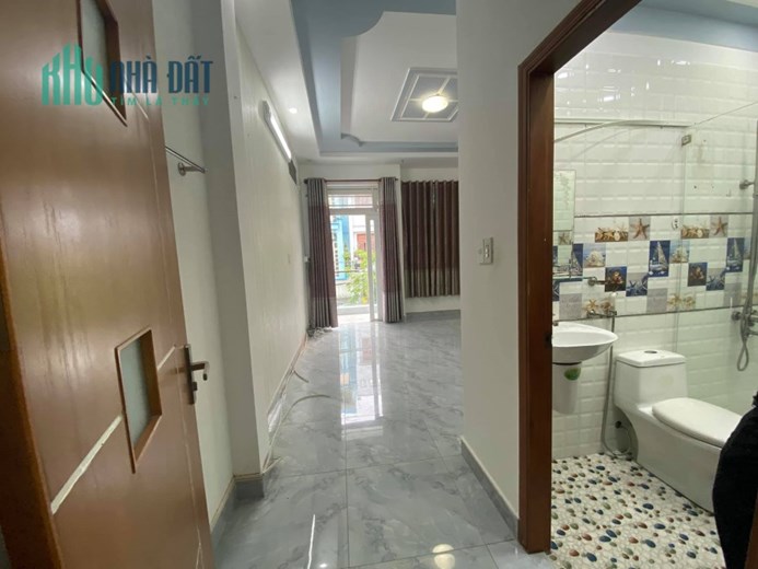 Bán nhà 111/ Phạm Văn Chiêu, 4x15m, Hẻm 5m, 4 tầng, nhà mới ở ngay chỉ 6. 3 tỷ